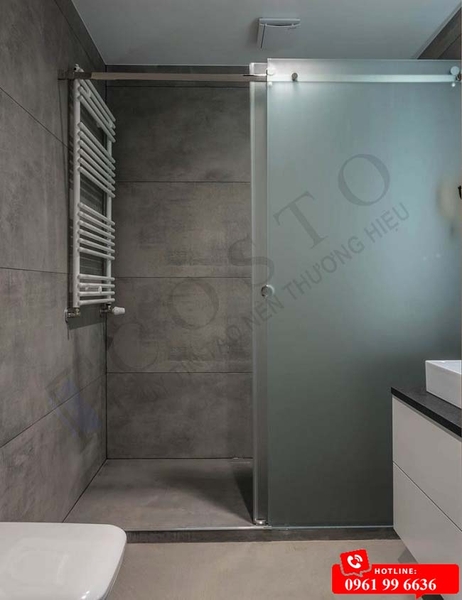 vách ngăn kính phòng tắm mờ