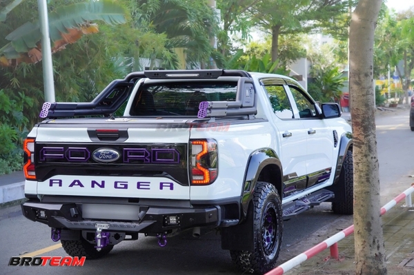 Ốp bửng sau chữ FORD cho Ranger mạnh mẽ, đậm chất thể thao