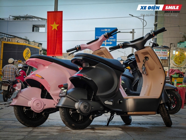 Thiết kế yên xe liền mạch, sang trọng