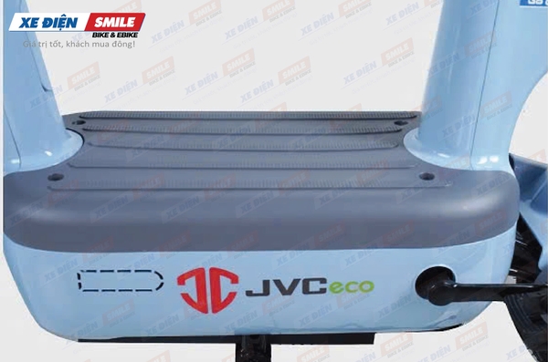 sàn để chân của xe được thiết kế rộng rãi