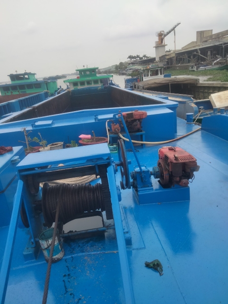 Ms17 Chủ gửi bán xà lan 600 tấn