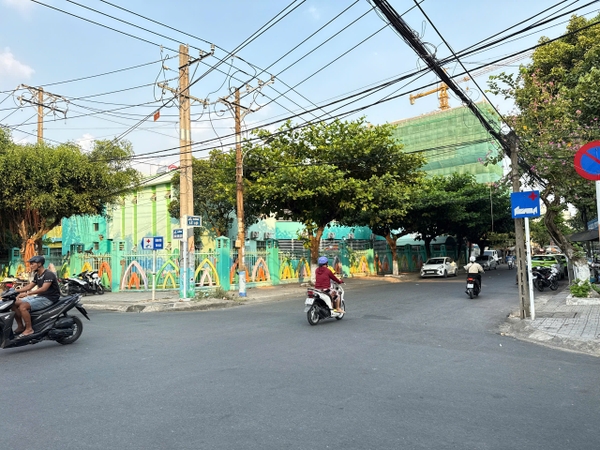 🏢 CHO THUÊ CẶP NHÀ GÓC VỊ TRÍ VÀNG – ĐỐI DIỆN BỆNH VIỆN SẢN NHI (MỸ BÌNH)