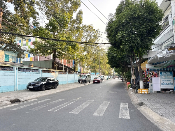 🏢 CHO THUÊ CẶP NHÀ GÓC VỊ TRÍ VÀNG – ĐỐI DIỆN BỆNH VIỆN SẢN NHI (MỸ BÌNH)