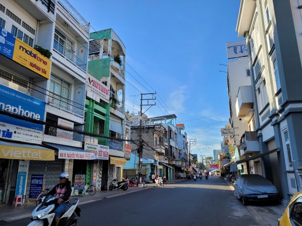 🏠 Bán Nhà 1 Trệt 1 Lầu Mặt Tiền Phan Thành Long, Mỹ Long - Vị Trí Trung Tâm!