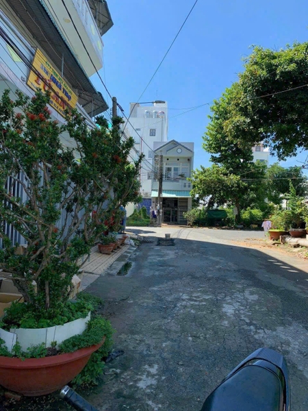 🏠 BÁN NHÀ 1 TRỆT 2 LẦU KHU TÂY ĐẠI HỌC – KHÔNG GIAN RỘNG RÃI, 5 PHÒNG NGỦ