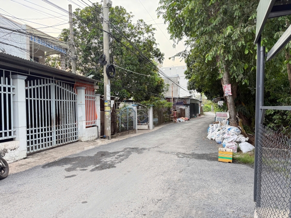 🏠 BÁN NHÀ 2 MẶT TIỀN VIEW KÊNH MÁT MẺ – ĐƯỜNG CẶP RẠCH GÒI LỚN
