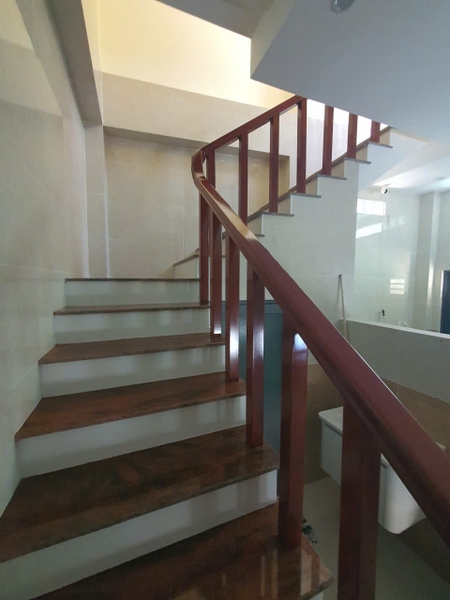 BÁN NHÀ 1 TRỆT 2 LẦU + SÂN THƯỢNG – KHU XẺO TRÔM, CÁCH UNG VĂN KHIÊM CHỈ 80M