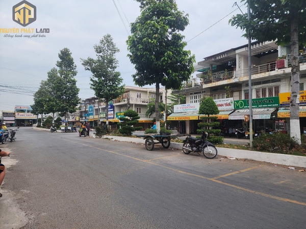 [NP3] Bán nhà mặt tiền chợ An Châu