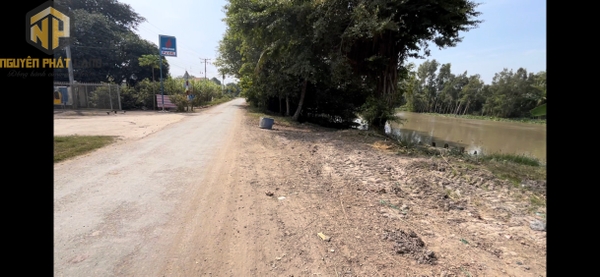 [NP4] Bán cây xăng gần thị trấn Óc Eo