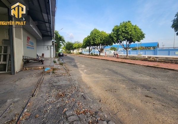 [CT7] Cho thuê hoặc bán Kho xưởng đường Lạc Long Quân, Bình Khánh