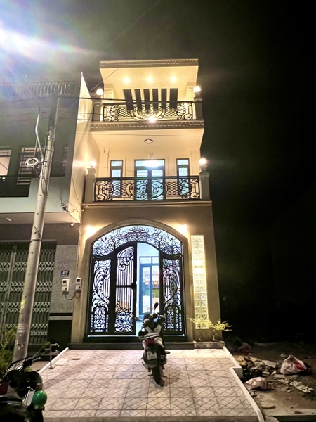 [NP55] Bán nhà -1 trệt 2 lầu - khu Tây đại học