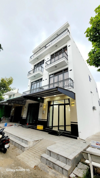 [CT9] Cho thuê : nhà đổ 3 lá, chưa sử dụng, đường 11 Tây Đại Học