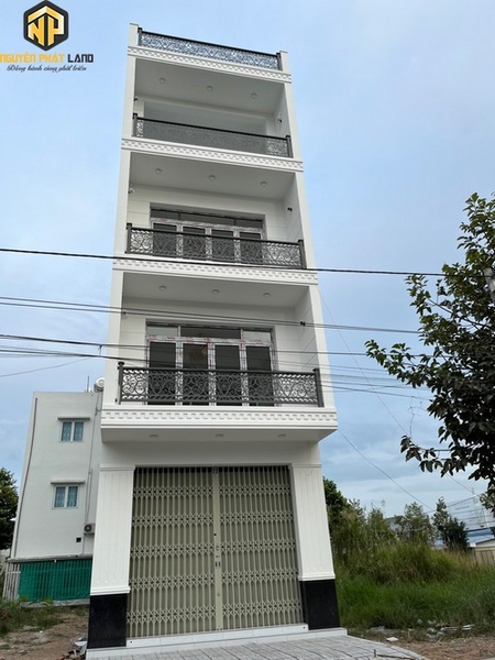 BÁN NHÀ 1 TRỆT 3 LẦU MỚI XÂY - P.BÌNH KHÁNH