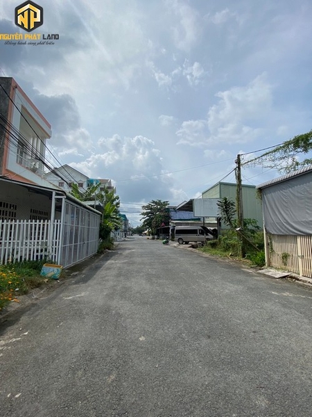 BÁN GẤP NỀN ĐẸP ĐƯỜNG Ỷ LAN