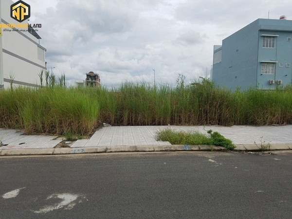 BÁN GẤP NỀN DF10 MẶT CÔNG VIÊN - GOLDEN CITY [MSP: DB.TN8BGC.1]