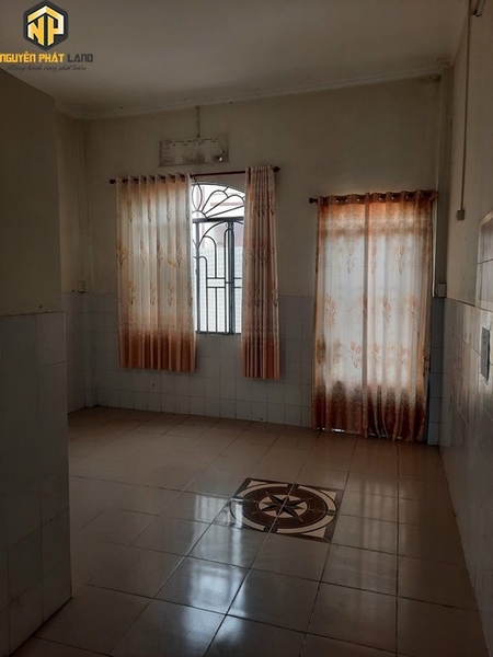 BÁN NHÀ 1 TRỆT 1 LẦU MT TRẦN HƯNG ĐẠO [B.THĐ.1]