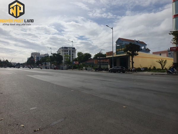 BÁN CẶP NỀN F1 SỐ 19,20 - Đ. NGYỄN THÁI HỌC GOLDEN [B.NTH.2]