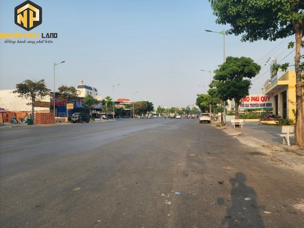 BÁN NỀN ĐƯỜNG NGUYỄN THÁI HỌC - GOLDEN [B.NTH.6]