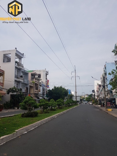 BÁN 1 NỀN GÓC -MT LÊ THIỆN TỨ LỘ 27M - P. ĐÔNG XUYÊN [B.LTT.4]