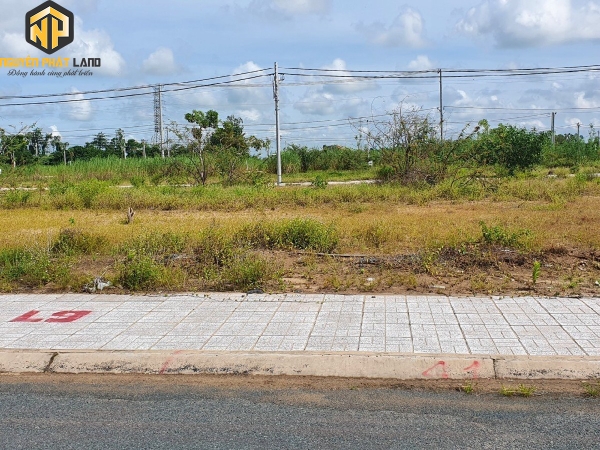 BÁN GẤP GIÁ TỐT NỀN KHU TÂY ĐẠI HỌC GD2 - MỸ PHƯỚC [B.ĐS4TĐH2.1]