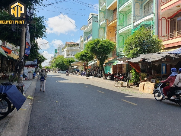 CHO THUÊ NHÀ NGUYÊN CĂN GẦN CHỢ LONG XUYÊN [T.ĐBP.1]
