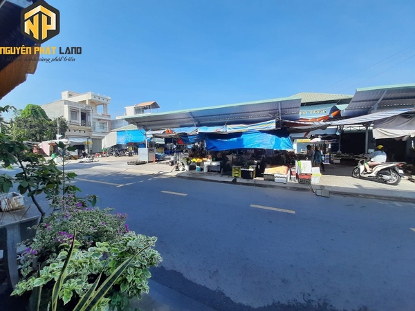 Bán nhà lầu mặt tiền chợ Xẻo Trôm, Mỹ Phước [B.HHG.2]