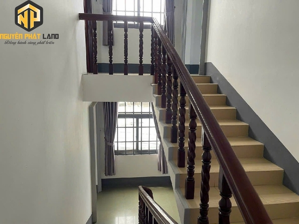 BÁN NHÀ :  1 TẦNG TRỆT VÀ 3 TẦNG LẦU CAO CẤP  [BT.THĐ.4]