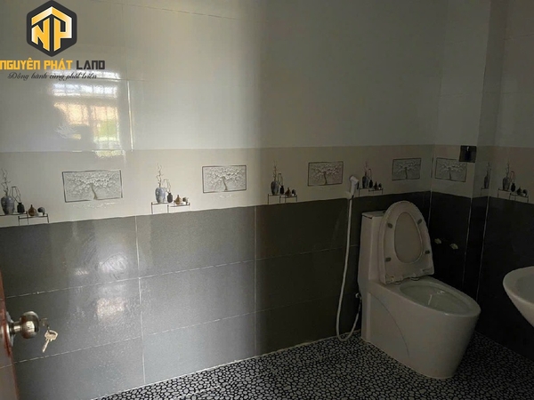 BÁN NHÀ :  1 TẦNG TRỆT VÀ 3 TẦNG LẦU CAO CẤP  [BT.THĐ.4]