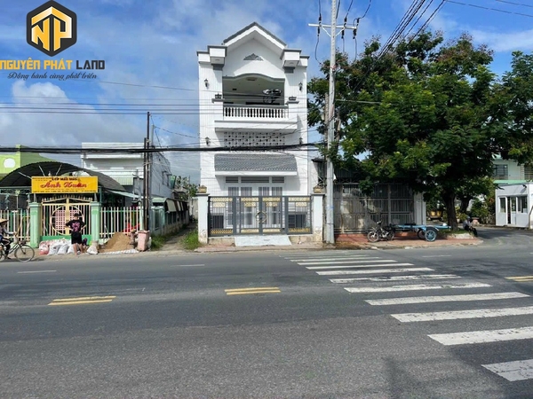 BÁN NHÀ :  1 TẦNG TRỆT VÀ 3 TẦNG LẦU CAO CẤP  [BT.THĐ.4]