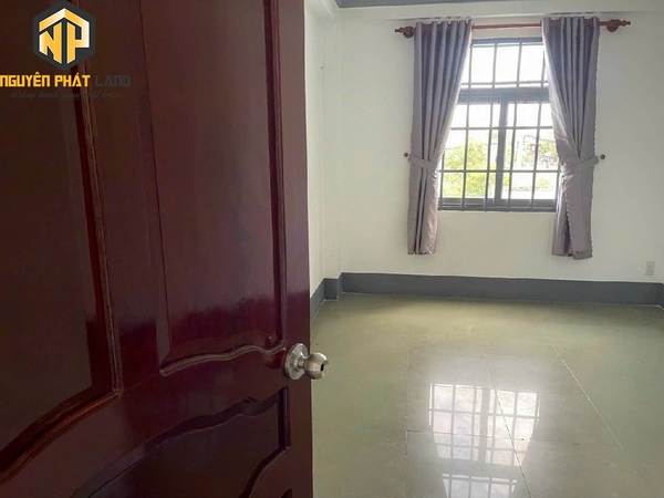 BÁN NHÀ :  1 TẦNG TRỆT VÀ 3 TẦNG LẦU CAO CẤP  [BT.THĐ.4]