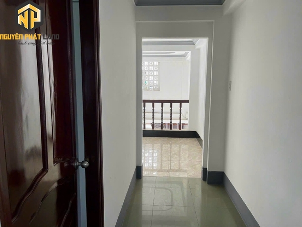 BÁN NHÀ :  1 TẦNG TRỆT VÀ 3 TẦNG LẦU CAO CẤP  [BT.THĐ.4]