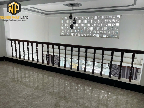 BÁN NHÀ :  1 TẦNG TRỆT VÀ 3 TẦNG LẦU CAO CẤP  [BT.THĐ.4]