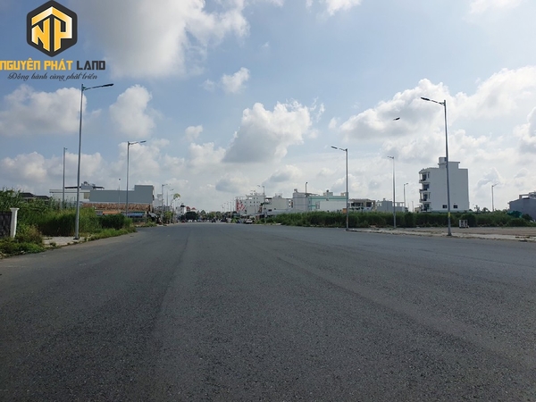 Cho thuê 450m2 Mặt bằng hoặc Nhà cấp 4 đường Nguyễn Thái Học Golden [T.NTH.9]