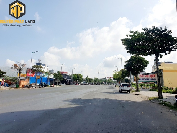 Cho thuê nền 400m2 mặt tiền 15m gần quán cafe Cá Koi cũ [T.NTH.10]