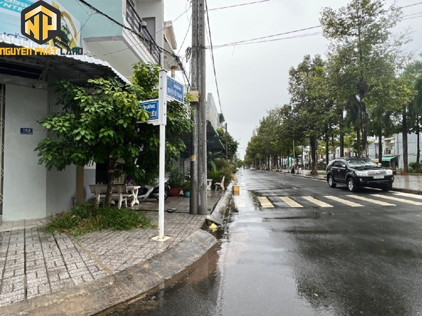 Bán Nền Góc Đẹp Tặng Kho - Đường Nguyễn Tất Thành, Xẻo Trôm [B.NTT.2]