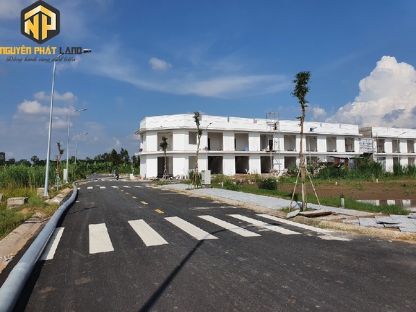 Bán Cặp Nền Góc Làng Giáo Viên Mở Rộng, Mỹ Hòa [B.ĐD6LGV1.2]