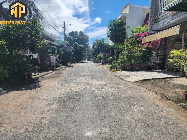 BÁN NỀN LÊ VĂN LƯƠNG - TẶNG NGAY NHÀ C4 - XẺO CHÔM 5 [B.LVL.4]