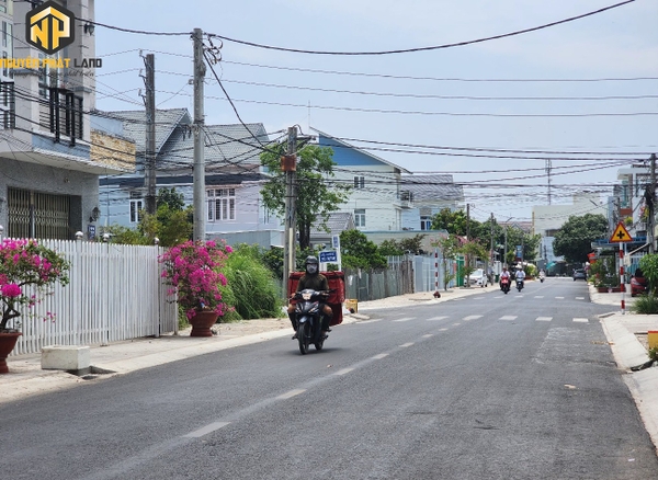 BÁN NHÀ ĐẸP ĐƯỜNG LÝ BÔN -SAO MAI [B.LB.2]