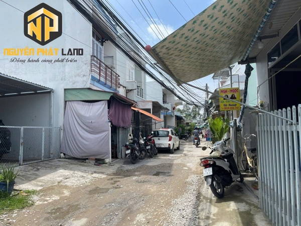 BÁN NỀN TRỤC CHÍNH HẺM 8 KỲ, PHƯỜNG MỸ PHƯỚC- TP.LONG XUYÊN [B.KH8K.6]