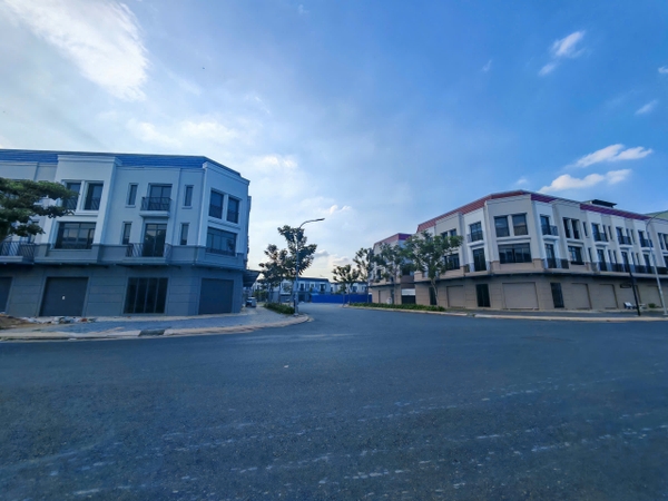 🏠 Bán Nhà 1 Trệt 2 Lầu Khu Tây Sông Hậu GĐ2, Đường Lớn Số 10