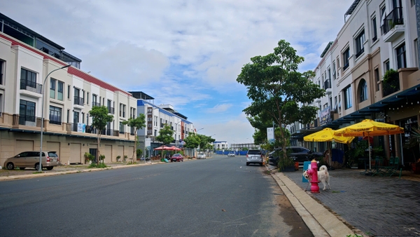 🏠 Bán Nhà 1 Trệt 2 Lầu Khu Tây Sông Hậu GĐ2, Đường Lớn Số 10