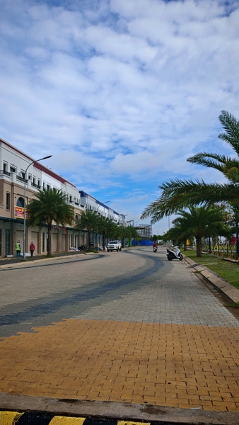 🏠 Bán Nhà 1 Trệt 2 Lầu 120m² Tây Sông Hậu - Đối Diện Quỹ Đất Trung Tâm Thương Mại!