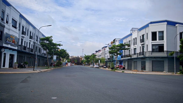 🏠 Bán Nhà 1 Trệt 2 Lầu Đường Lớn Số 10 Tây Sông Hậu GĐ2 - Kế Góc TT Thương Mại