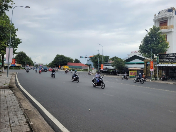 🔰 Bán Nền Đất Mặt Tiền Nguyễn Hoàng, Mỹ Hòa - Vị Trí Kim Cương