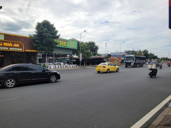 🔰 Bán Nền Đất Mặt Tiền Nguyễn Hoàng, Mỹ Hòa - Vị Trí Kim Cương