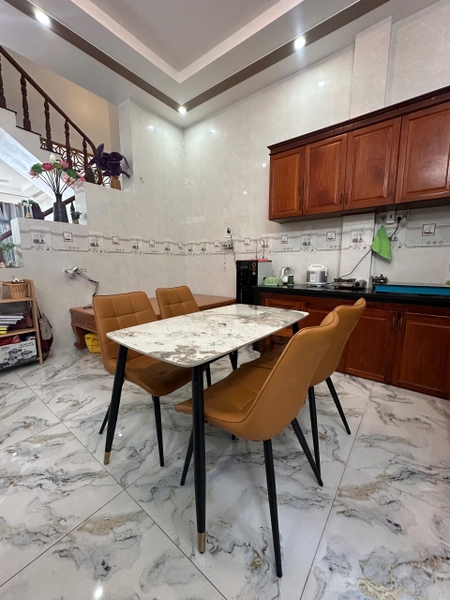 🏠 Bán Nhà 1 Trệt 2 Lầu Mặt Tiền Đường Dự Định, Bình Khánh!