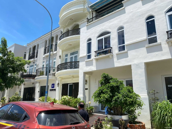 🏠 Bán Nhà 1 Trệt 2 Lầu Mặt Tiền Dương Diên Nghệ, Mỹ Quý - Tây Sông Hậu!