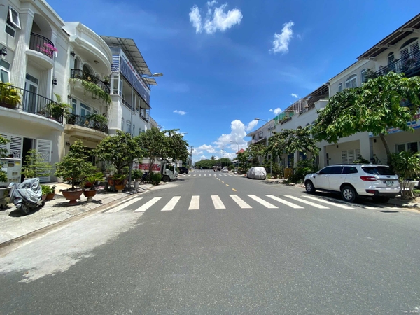 🏠 Bán Nhà 1 Trệt 2 Lầu Mặt Tiền Dương Diên Nghệ, Mỹ Quý - Tây Sông Hậu!