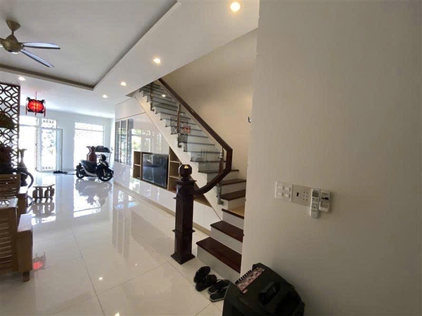 🏠 Bán Nhà 1 Trệt 2 Lầu Mặt Tiền Đường Số 5 KĐT Tây Sông Hậu!