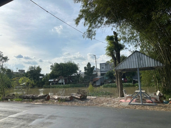 🏠 Bán hơn 3 công đất đã lên vườn - Mặt Tiền Rạch Cái Sao, Gần KCN Vàm Cống!